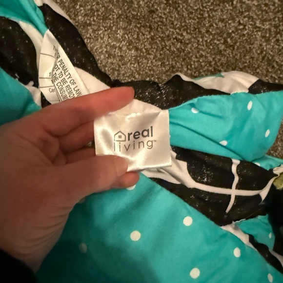 Real Living Queen Comforter Blue/Green/Black Geometric Pattern COPY - Picture 4 of 6